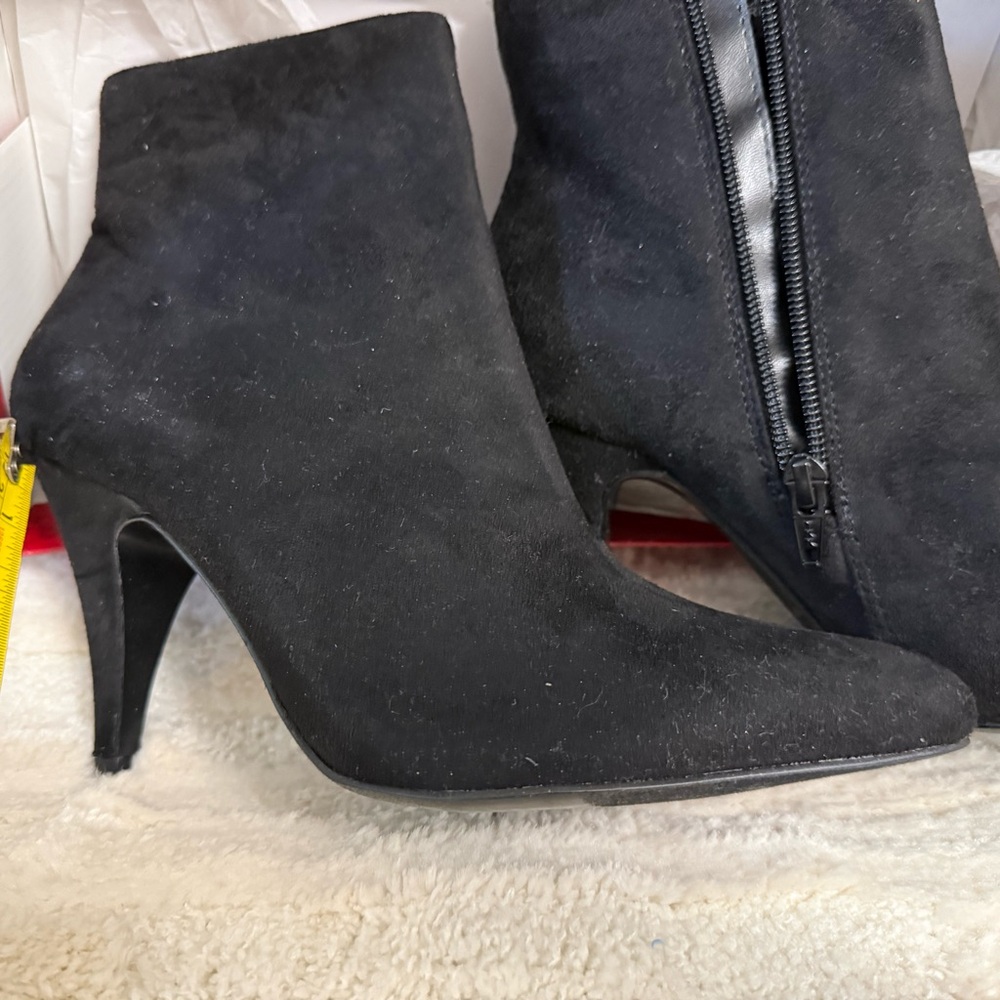 Carlos by Carlos Santana Black Footwear